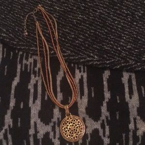 The perfect vintage necklace a dainty essential!